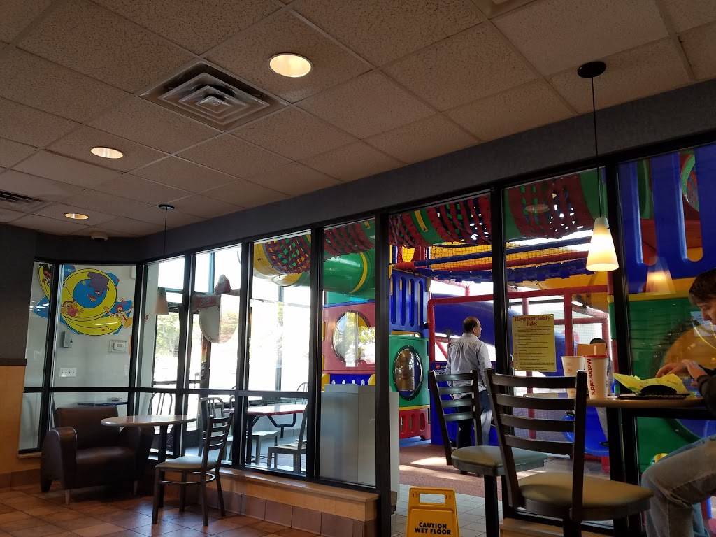 McDonalds | cafe | 3798 W Shields Ave, Fresno, CA 93722, USA | 5592741284 OR +1 559-274-1284