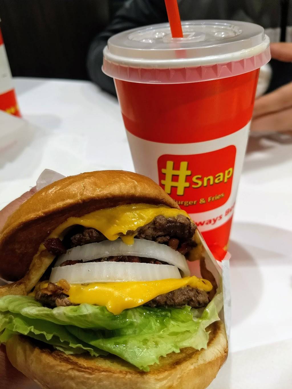 Snap Burger & Fries | restaurant | 1245 Lee Rd, Rochester, NY 14606, USA | 5855330033 OR +1 585-533-0033