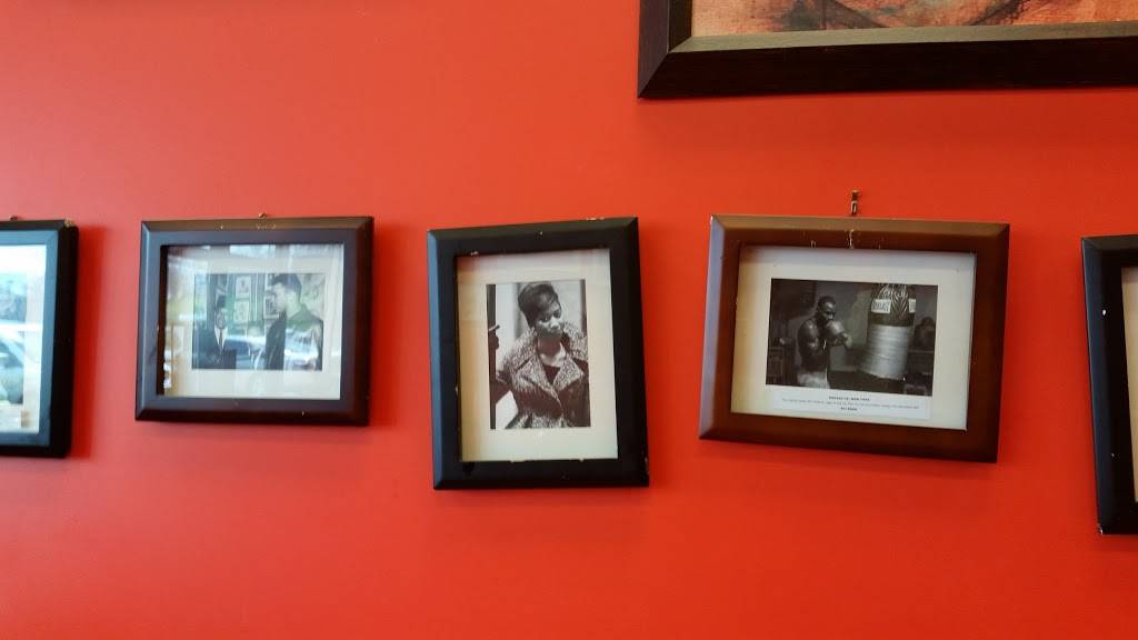 Lutfis Fried Fish | restaurant | 1664 E 63rd St, Kansas City, MO 64110, USA | 8169210152 OR +1 816-921-0152