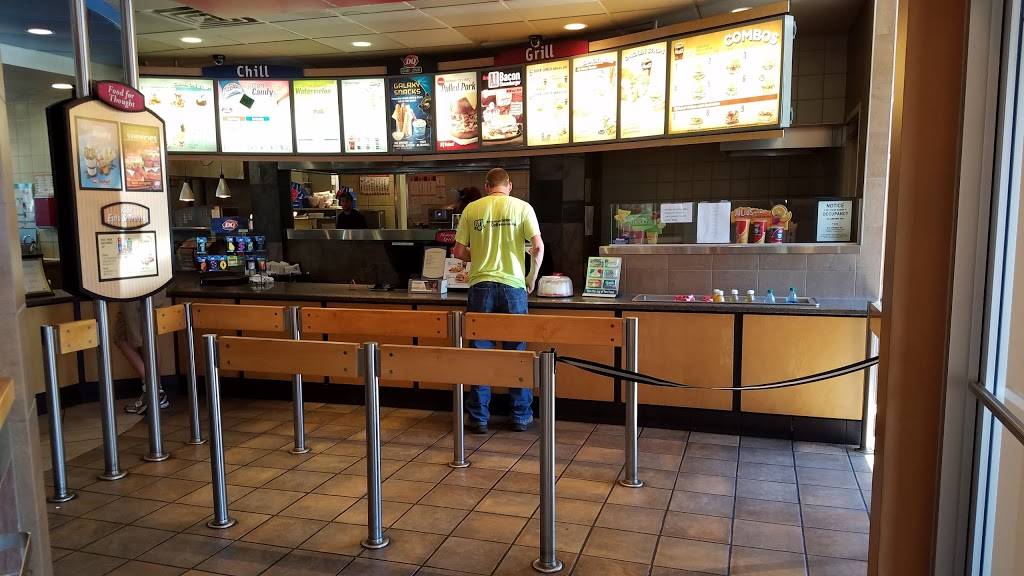 Dairy Queen Grill & Chill | restaurant | 1601 Sandy Hollow Rd, Rockford, IL 61109, USA | 8153983303 OR +1 815-398-3303