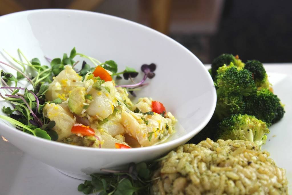 Panos On Elmwood | restaurant | 1081 Elmwood Ave, Buffalo, NY 14222, USA | 7168869081 OR +1 716-886-9081