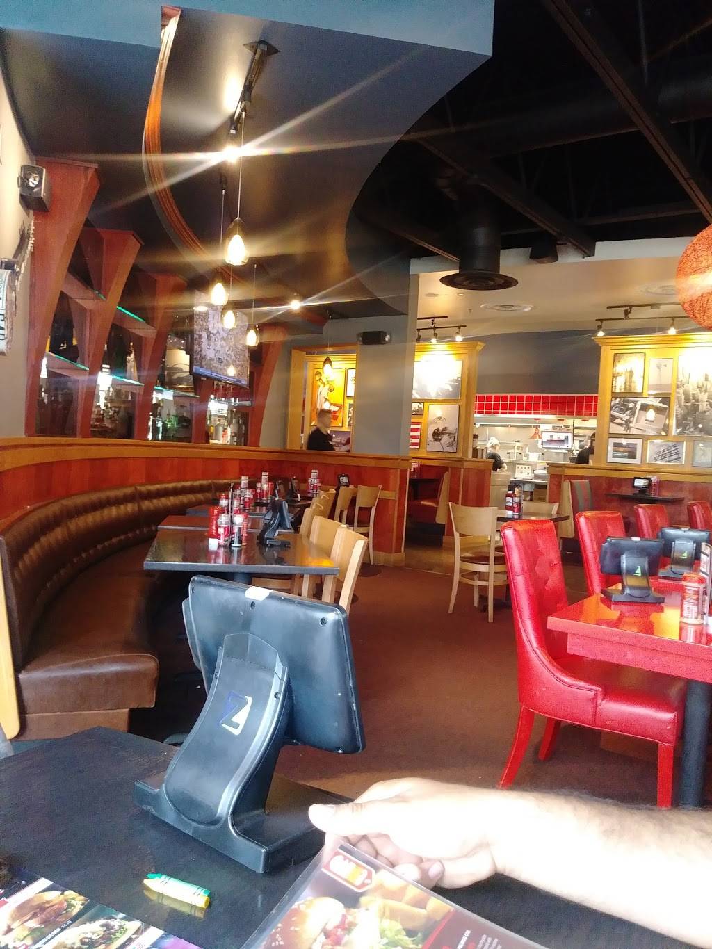 Red Robin Gourmet Burgers and Brews | restaurant | 2331 Clover Basin Dr, Longmont, CO 80501, USA | 7206529229 OR +1 720-652-9229