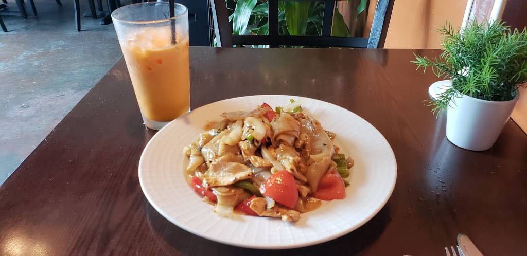 Charm Thai Restaurant | restaurant | 8408 Georgia Ave, Silver Spring, MD 20910, USA | 3014956308 OR +1 301-495-6308