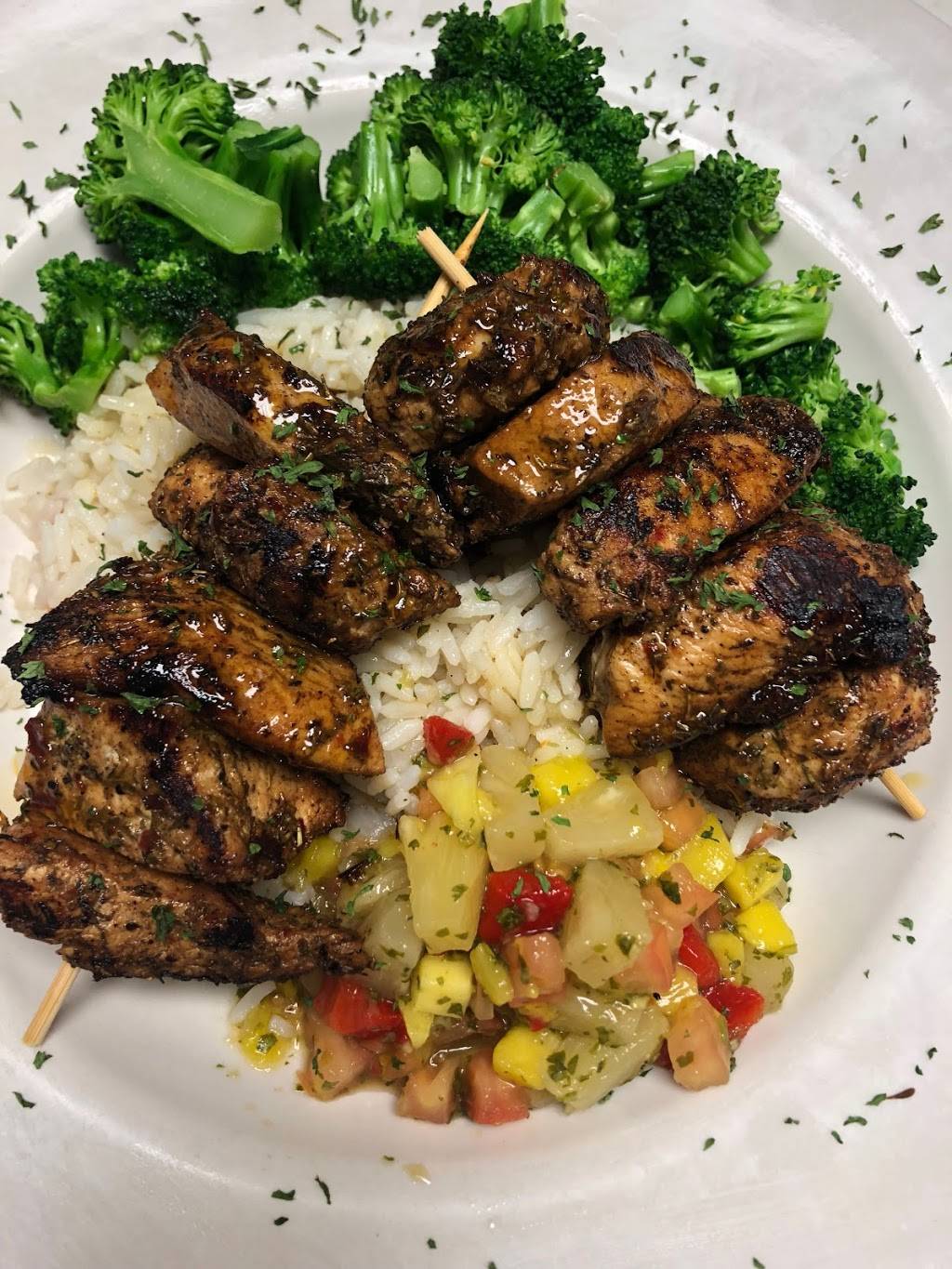 The Breakroom Bar & Grill | restaurant | 13575 58th St N, Clearwater, FL 33760, USA | 7275384273 OR +1 727-538-4273