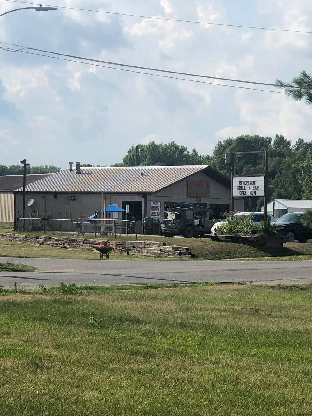 Riverfront Grill & Bar | restaurant | 720 Main St, Van Meter, IA 50261, USA | 5159969165 OR +1 515-996-9165