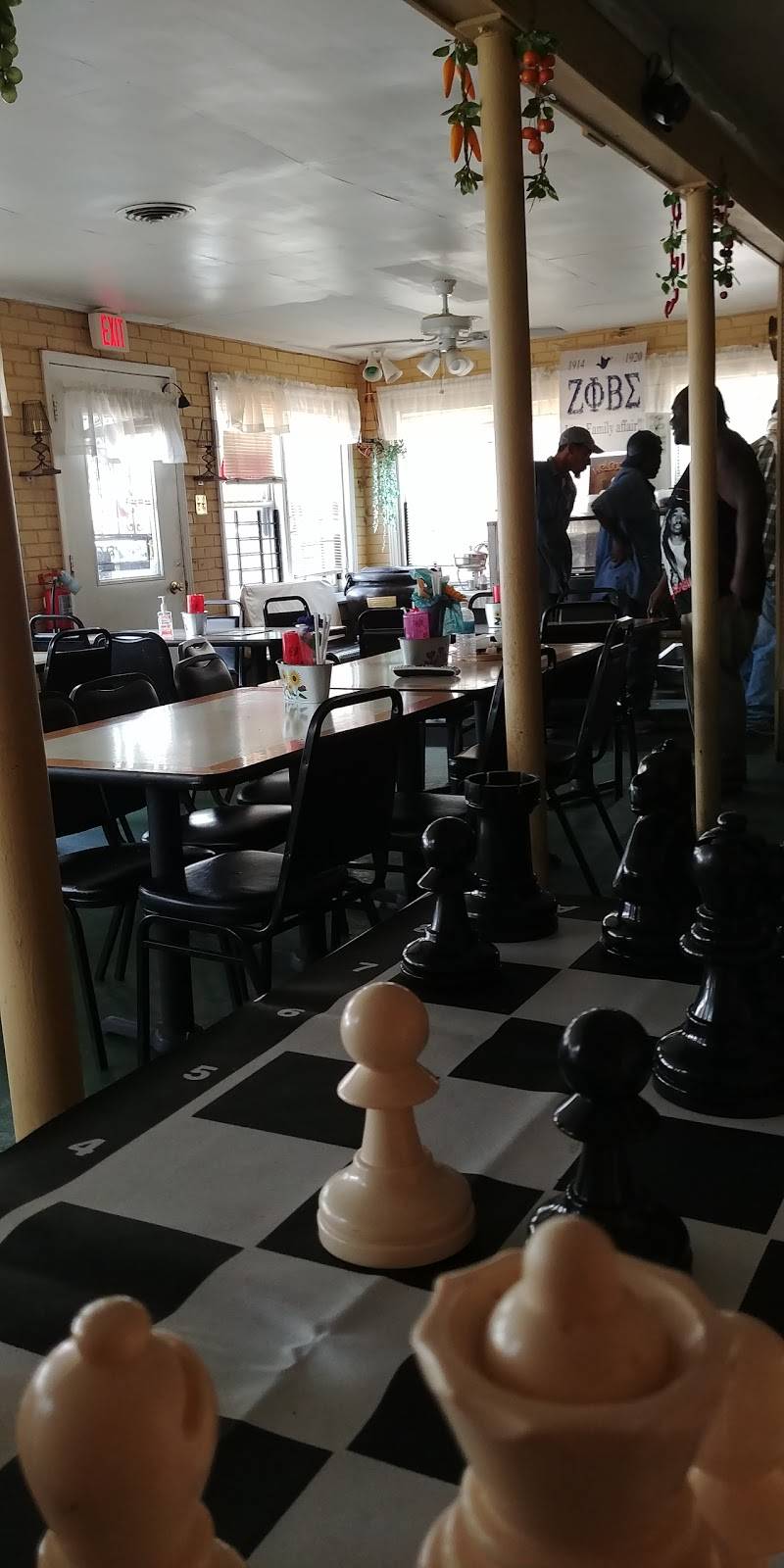 Soul Food & More | restaurant | 2511 Lamar Ave, Memphis, TN 38114, USA | 9017440999 OR +1 901-744-0999