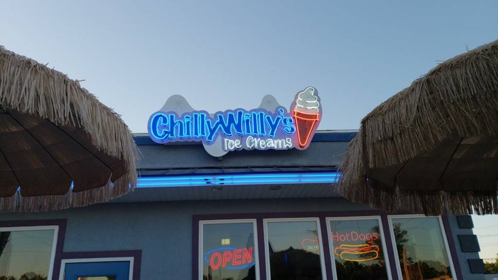 Chilly Willys Ice Creams | restaurant | 416 E Main St, Olney, IL 62450, USA | 6183209866 OR +1 618-320-9866