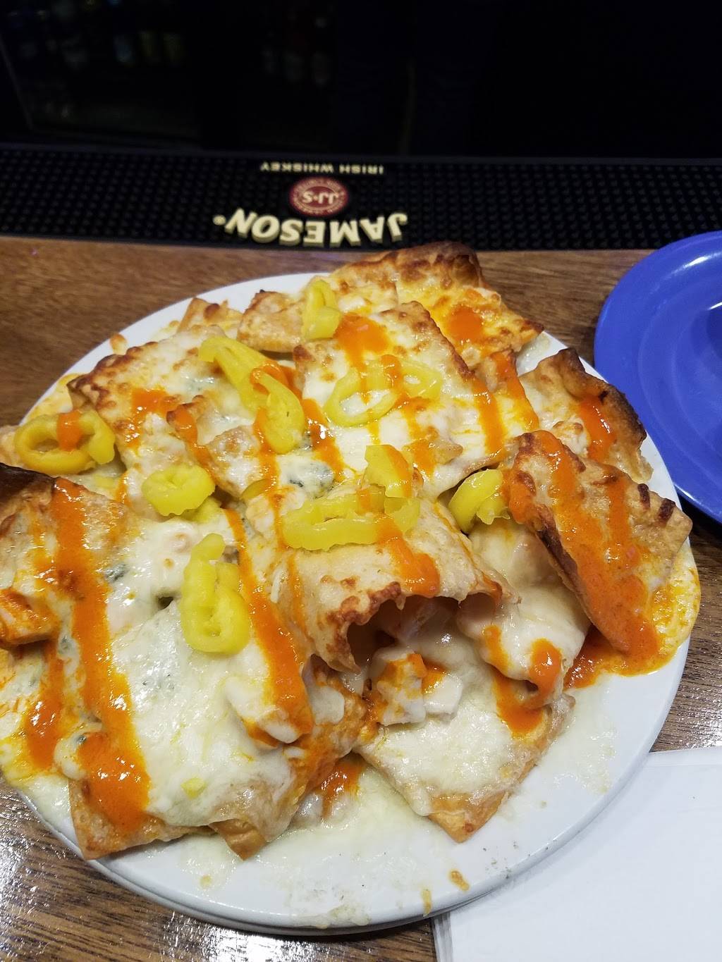 Leftis Neighborhood Bar & Grill | restaurant | 2001 2nd Ave N, Fort Dodge, IA 50501, USA | 5155765338 OR +1 515-576-5338