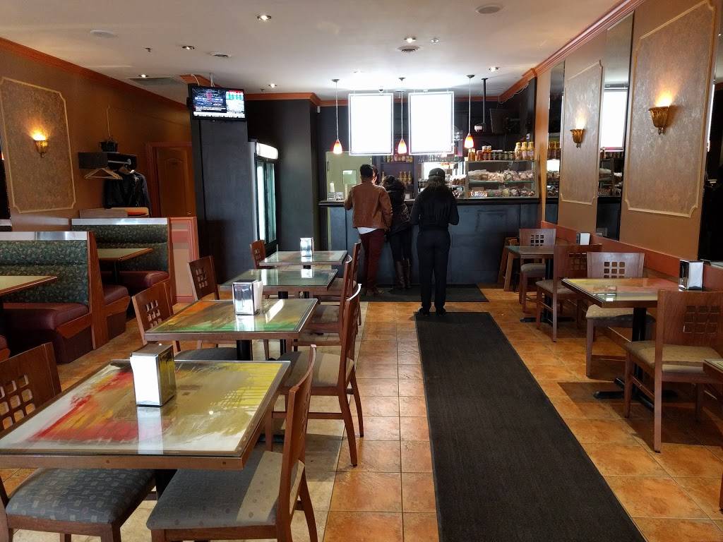 Lenas Roti & Doubles | restaurant | 6990 Financial Dr, Mississauga, ON L5N 8J4, Canada | 9058214000 OR +1 905-821-4000