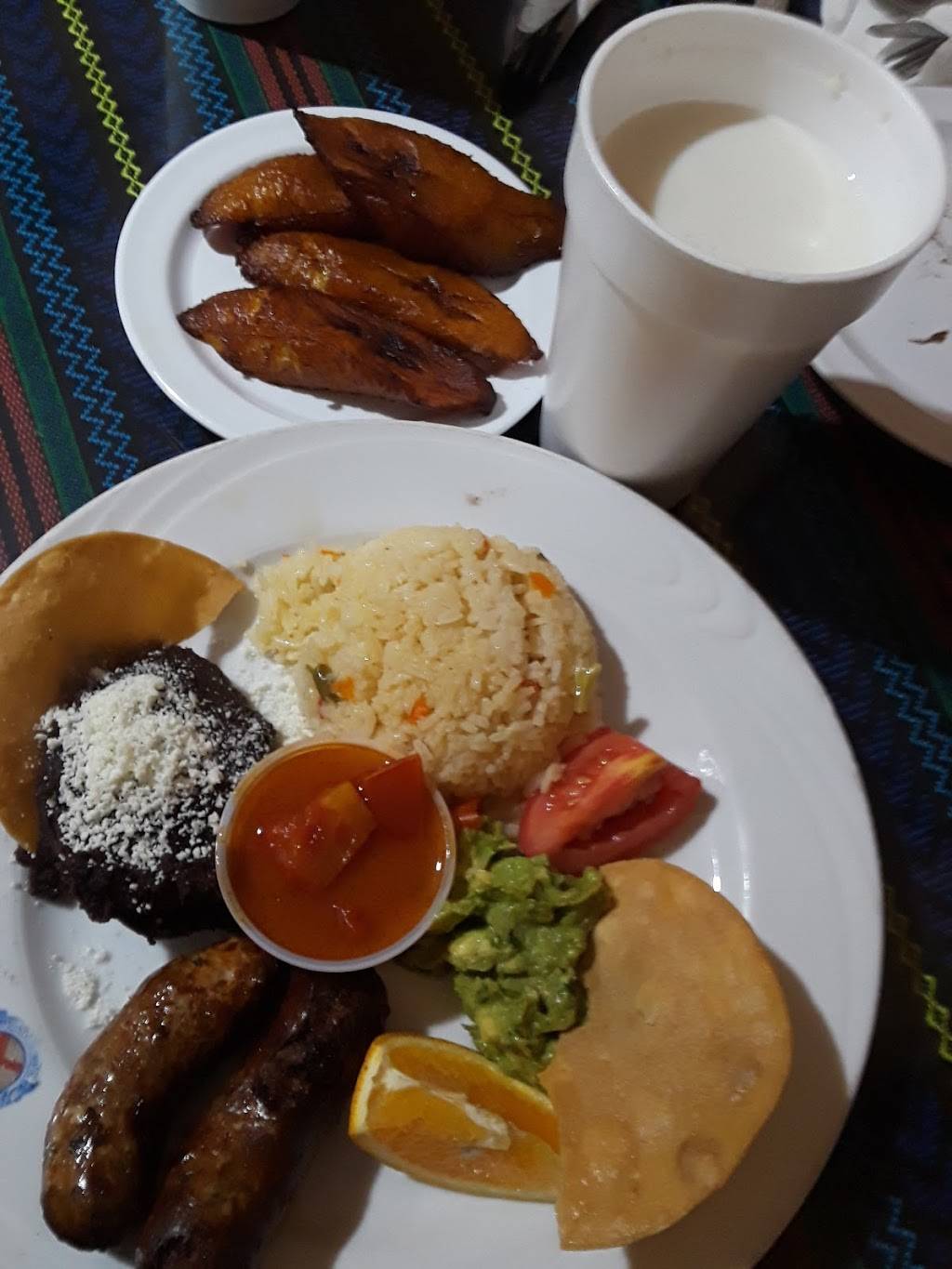 Mi Cocinita Chapina | restaurant | 1325 Venice Blvd, Los Angeles, CA 90006, USA | 2133811768 OR +1 213-381-1768