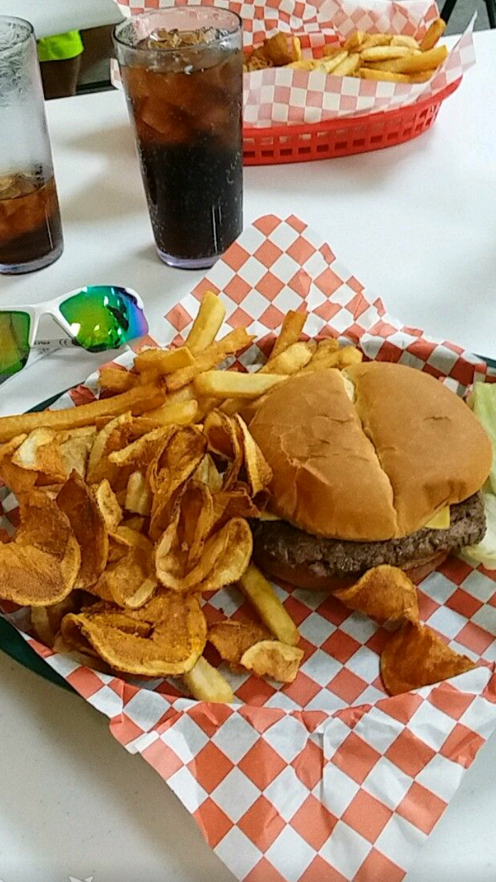 P & J Family Restaurant LLC | restaurant | 100 Locust St, De Kalb, MO 64440, USA | 8166853080 OR +1 816-685-3080