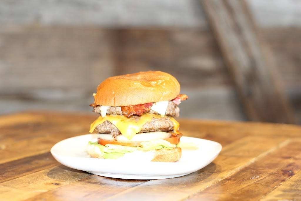 Le Poutine Bar | restaurant | 4750 Boulevard Sainte-Rose, Laval, QC H7R 5S6, Canada | 4503144343 OR +1 450-314-4343