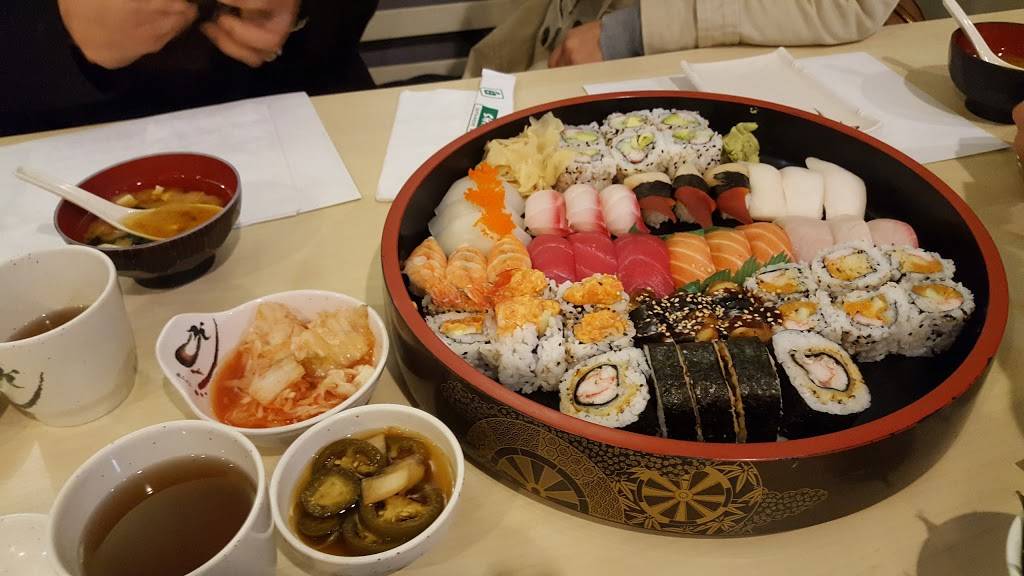 Shiroi Sushi | restaurant | 9717 Milwaukee Ave, Glenview, IL 60025, USA | 8479654166 OR +1 847-965-4166