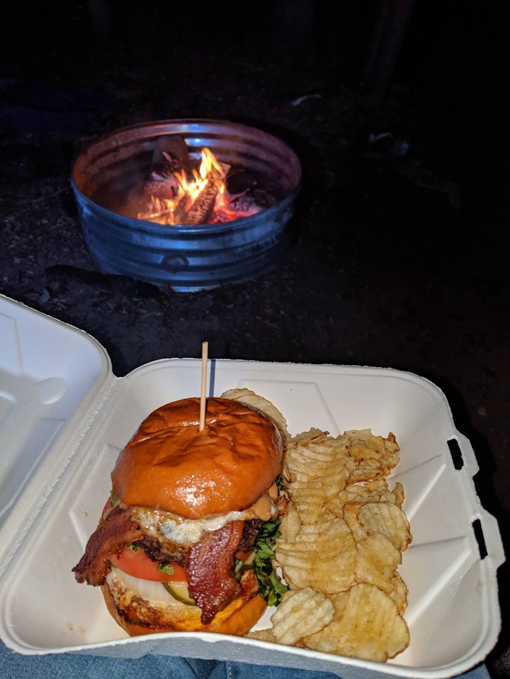 Broomstack Kitchen and Taphouse | restaurant | 172 W Burdickville Rd, Maple City, MI 49664, USA | 2312288869 OR +1 231-228-8869