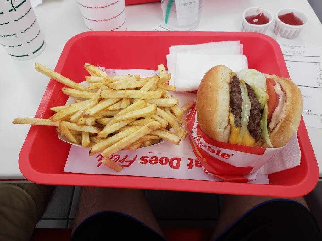 In-N-Out Burger | restaurant | 2525 W Mockingbird Ln, Dallas, TX 75235, USA | 8007861000 OR +1 800-786-1000