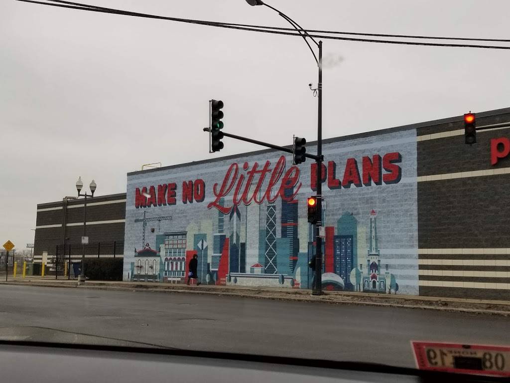 Clybourn Commons | shopping mall | 2000 N Clybourn Ave, Chicago, IL 60614, USA | 6306452800 OR +1 630-645-2800