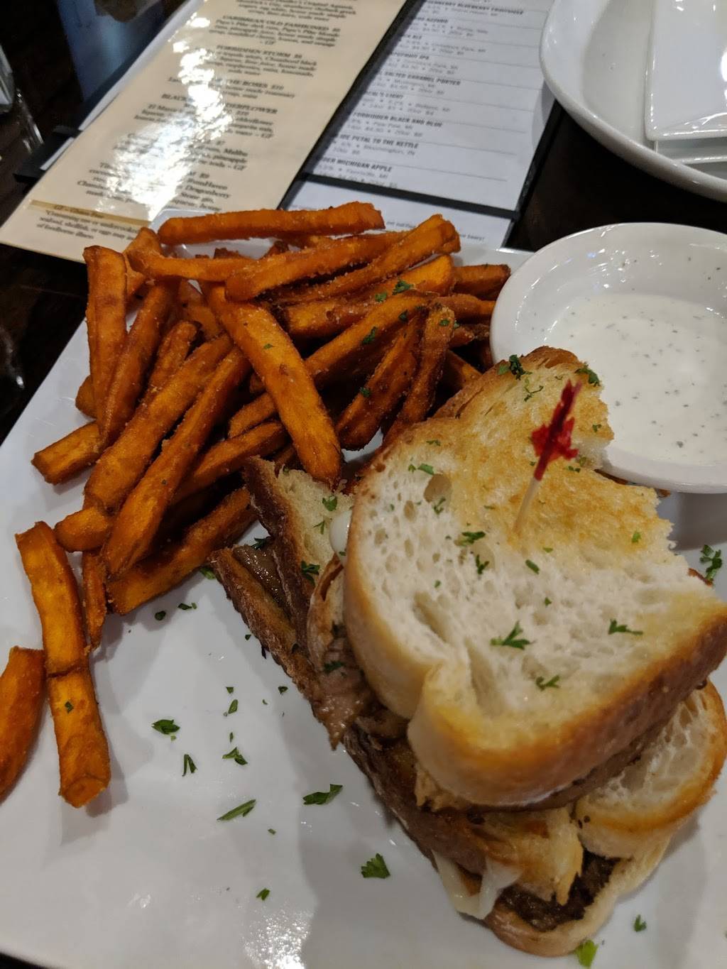 BrickYard Tavern | restaurant | 940 Monroe Ave NW, Grand Rapids, MI 49503, USA | 6168053280 OR +1 616-805-3280