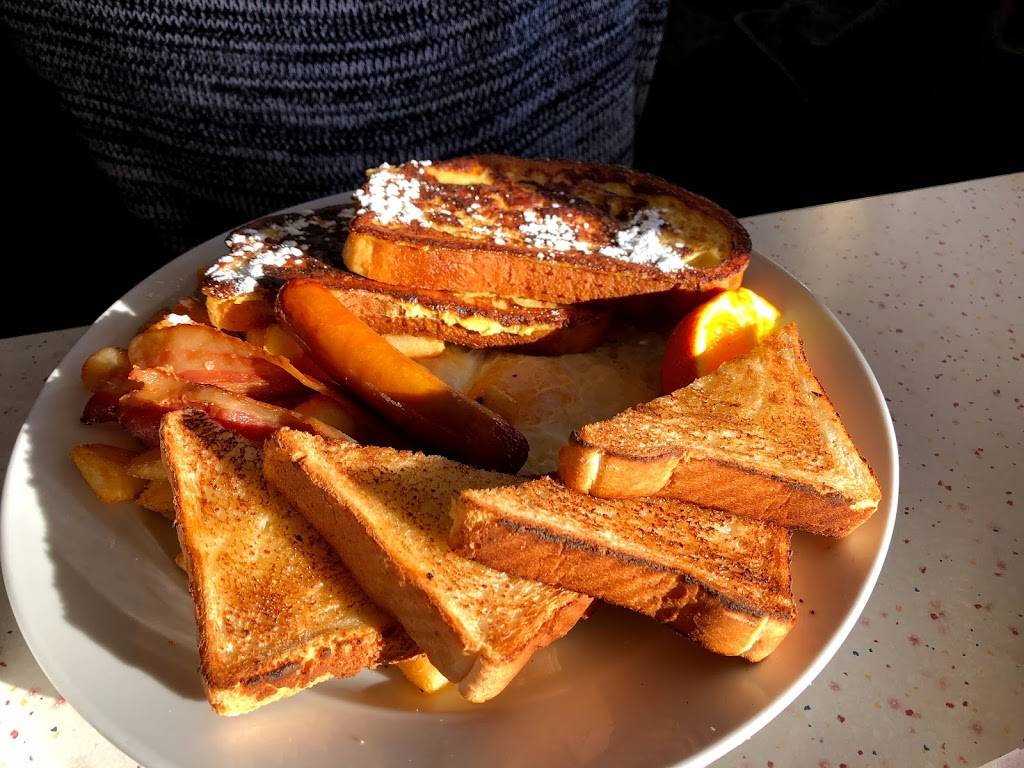 Angels Diner | restaurant | 33 Broadway, Orangeville, ON L9W 1J7, Canada | 5199430588 OR +1 519-943-0588