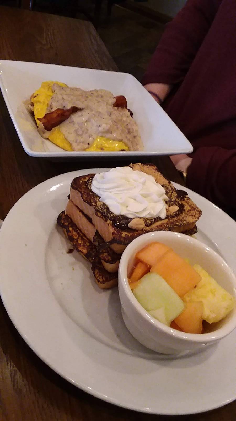 Izzy’s Restaurant and Catering | restaurant | 850 N Walnut St, Batesville, IN 47006, USA | 8129324999 OR +1 812-932-4999