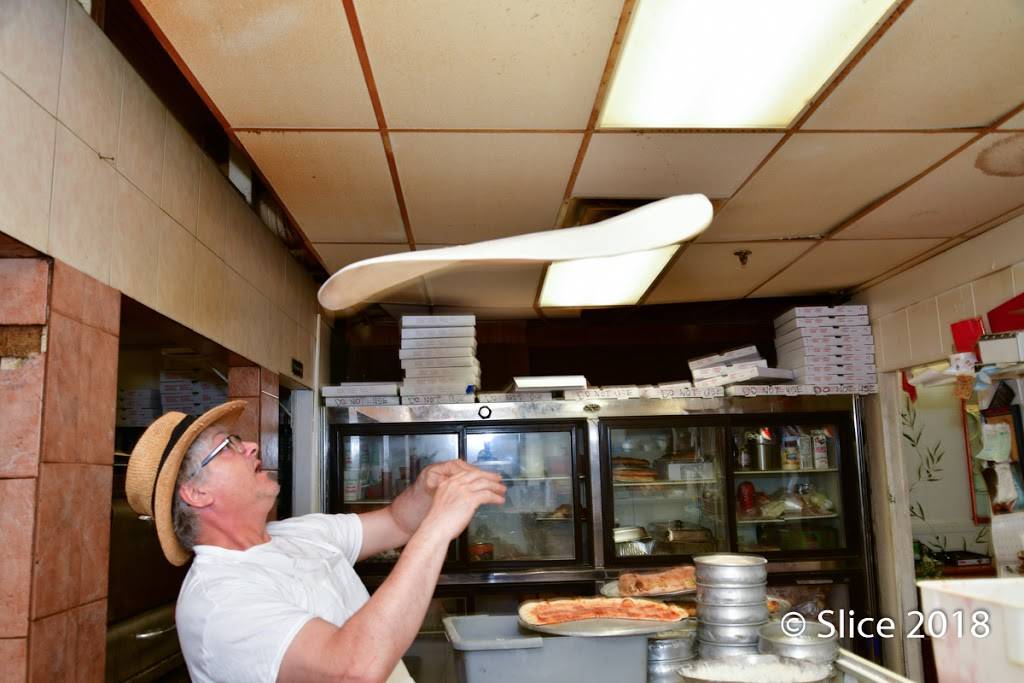 Franks Pizza | restaurant | 64 Main St, Warwick, NY 10990, USA | 8459861065 OR +1 845-986-1065