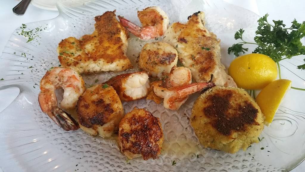 Bob Heilmans Beachcomber | restaurant | 447 Mandalay Ave, Clearwater Beach, FL 33767, USA | 7274424144 OR +1 727-442-4144