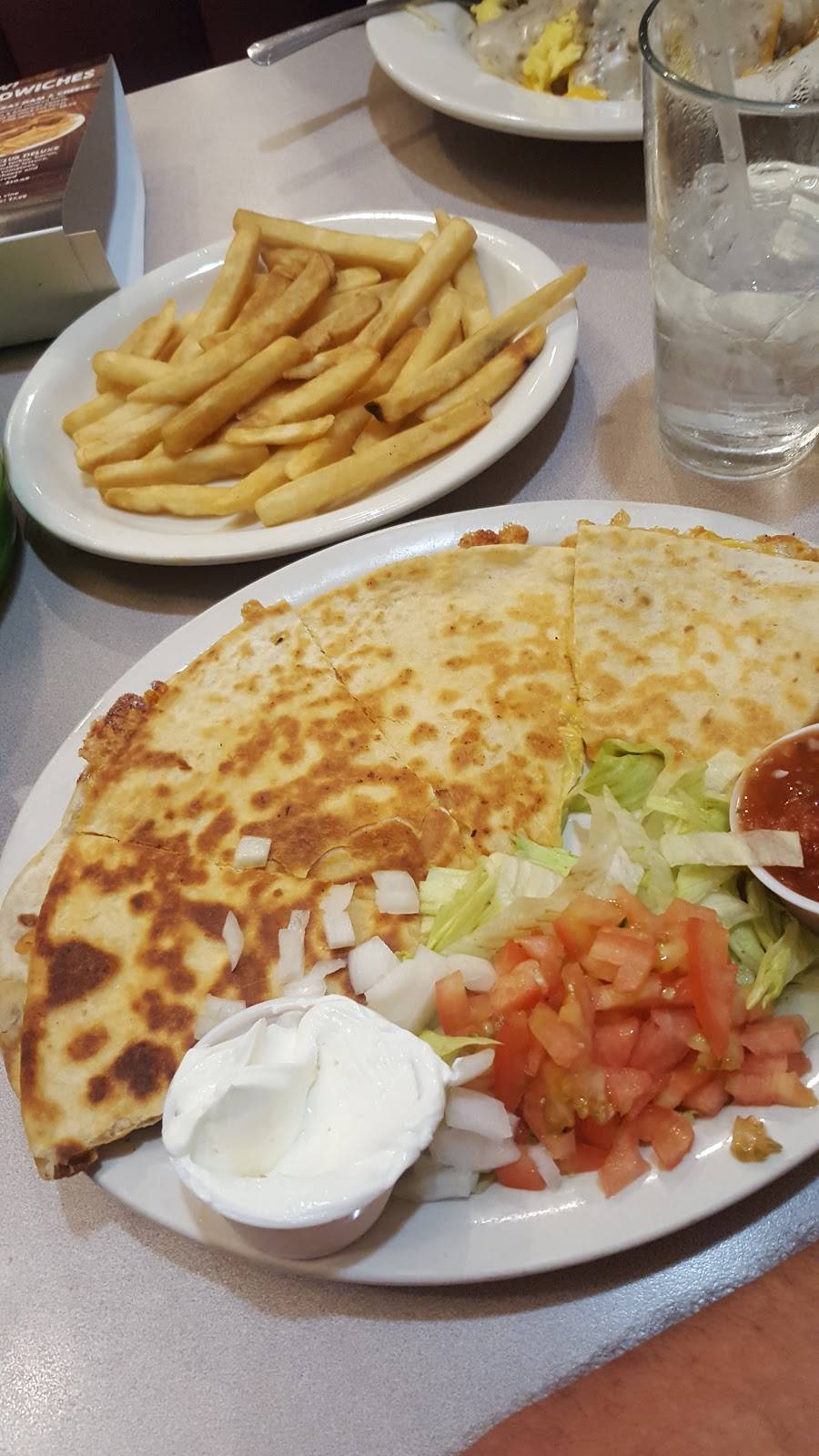 Rams Horn Restaurant | restaurant | 29220 Gratiot Ave, Roseville, MI 48066, USA | 5867771440 OR +1 586-777-1440