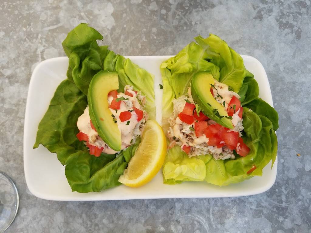 EMC Seafood & Raw Bar | restaurant | 6252 Topanga Canyon Blvd #1695, Woodland Hills, CA 91367, USA | 8187041899 OR +1 818-704-1899