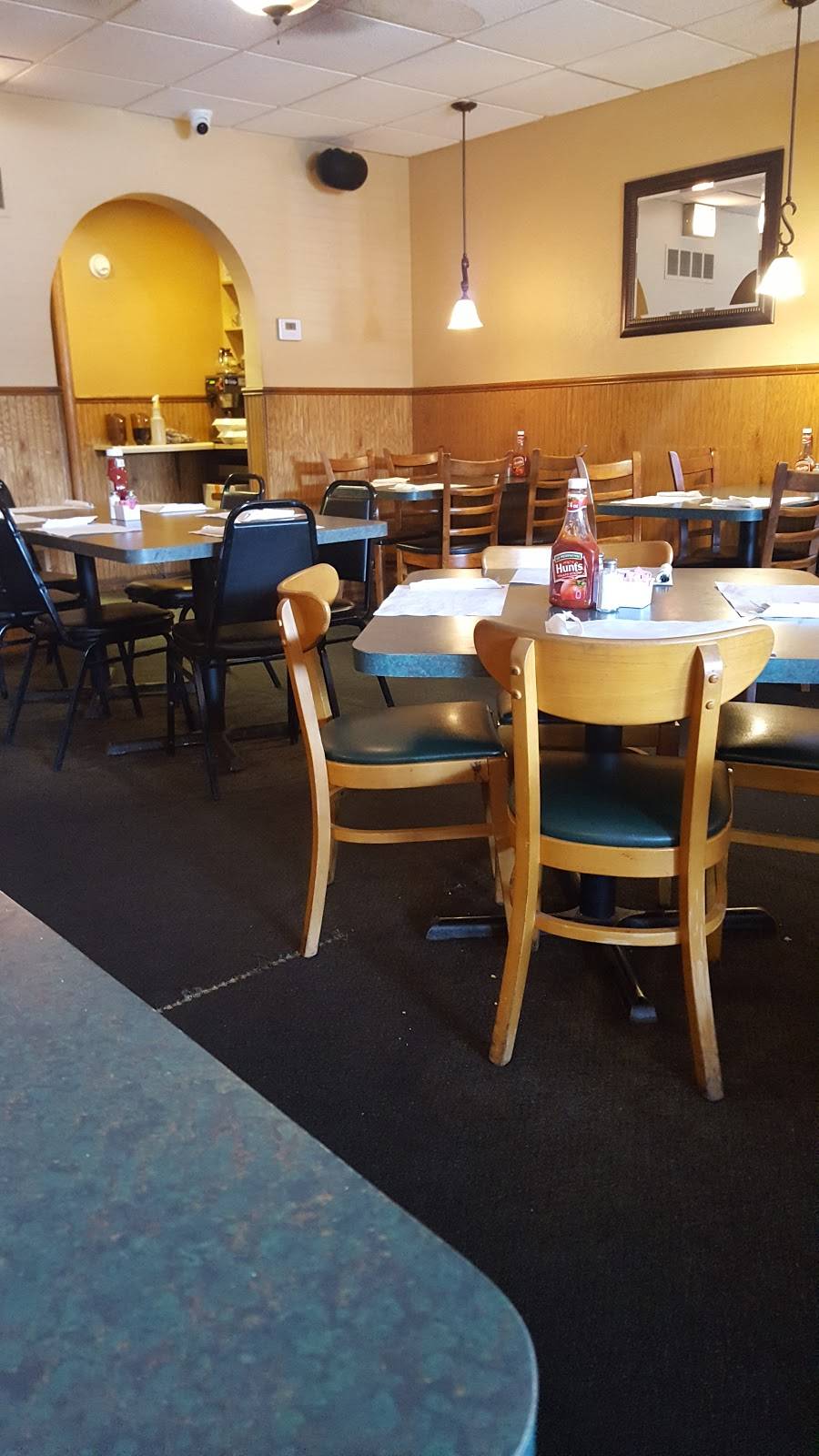 Jasons Pub | restaurant | 1361 Benton St, Crete, IL 60417, USA | 7086726864 OR +1 708-672-6864