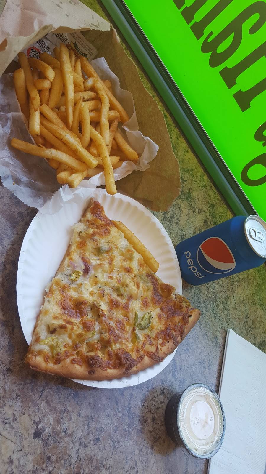 Atinos Pizza | restaurant | 570 West Roosevelt Road, Chicago, IL 60607, USA | 3129940800 OR +1 312-994-0800