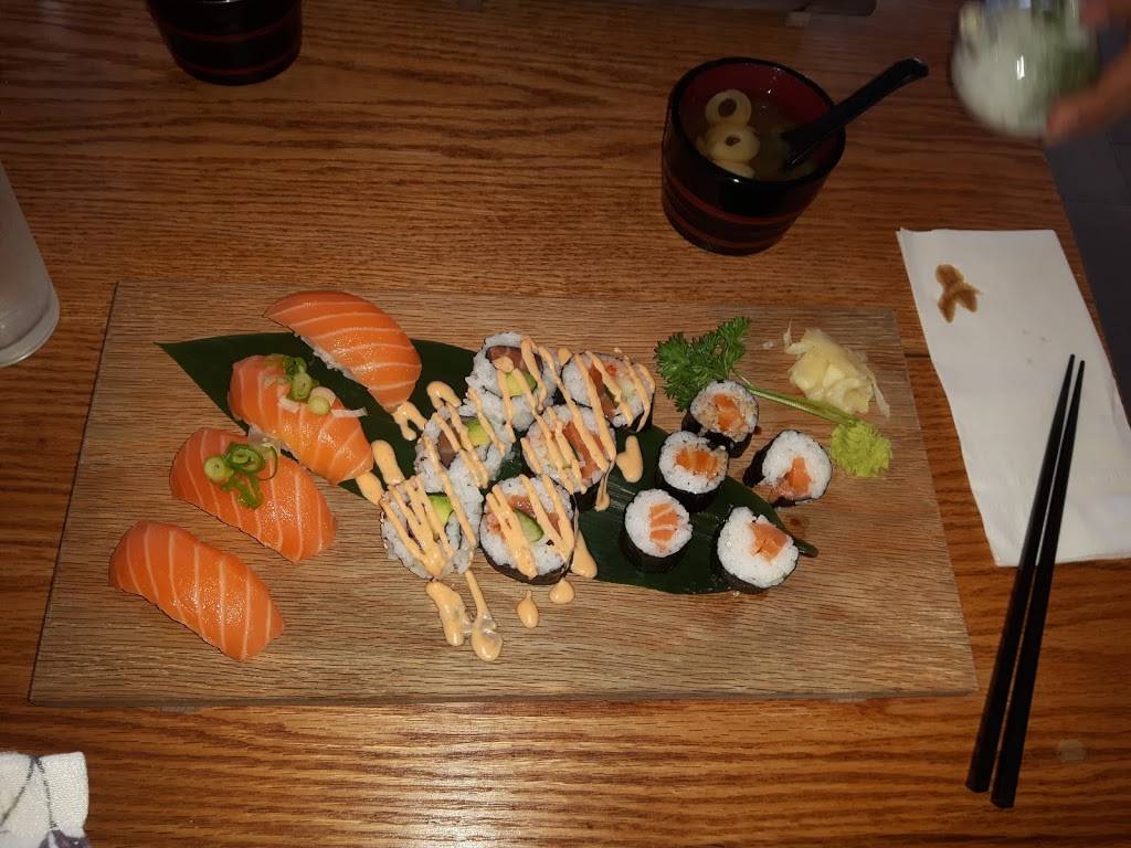 Maki Sushi & Noodle | restaurant | 1218 15 Unit2, Kingston, ON K7L 0C4, Canada | 6135455656 OR +1 613-545-5656