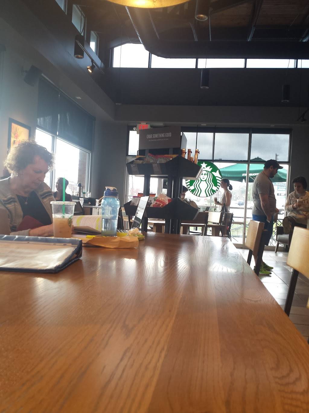 Starbucks | cafe | 4640 Forsyth Rd, Macon, GA 31210, USA | 4784775651 OR +1 478-477-5651