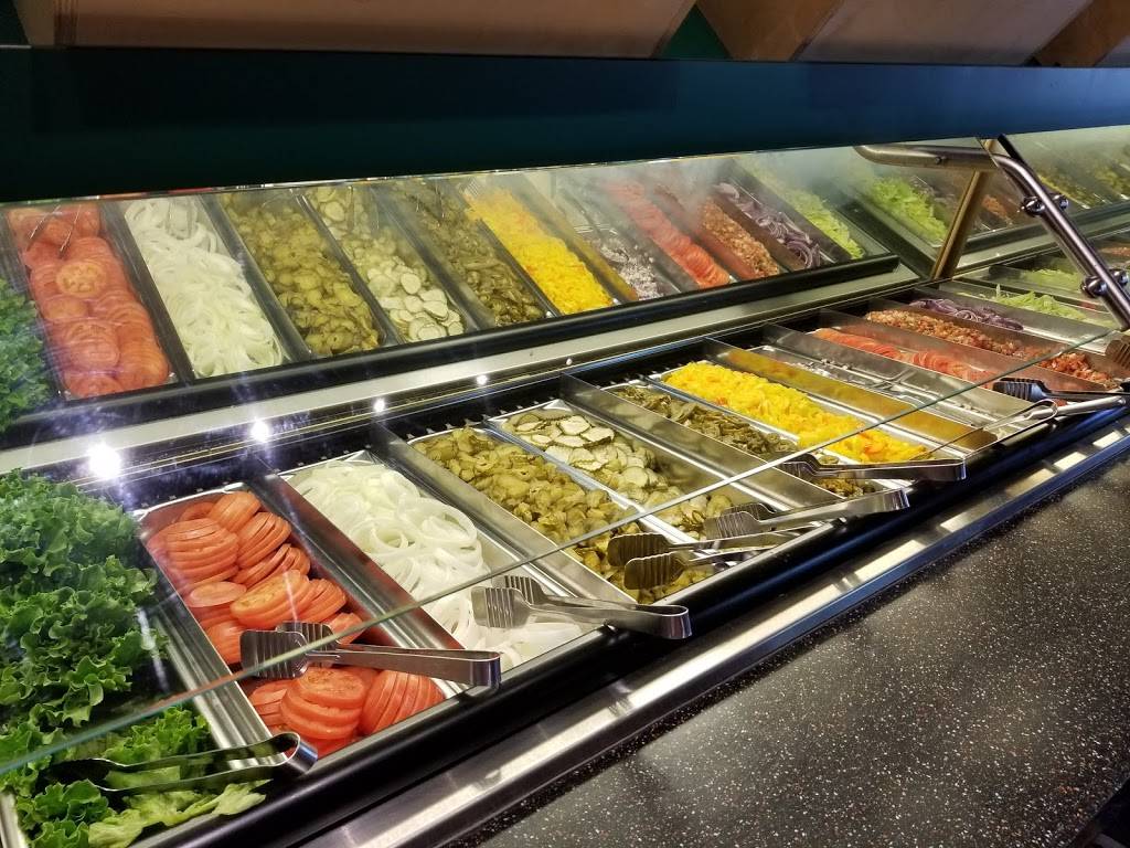 Fuddruckers | restaurant | 7704 W Bell Rd, Glendale, AZ 85308, USA | 6239798826 OR +1 623-979-8826