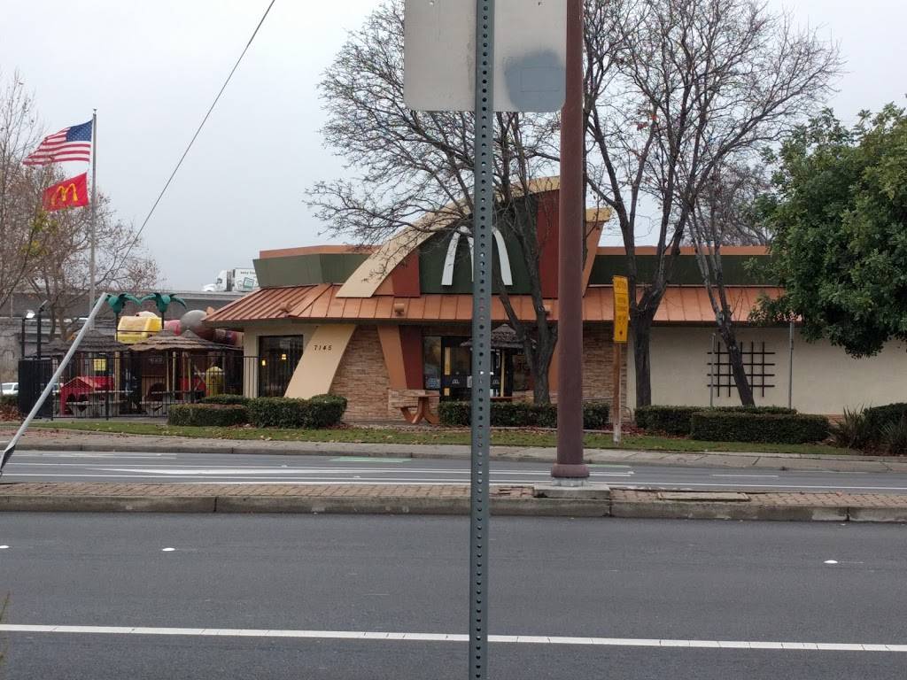 McDonalds | cafe | 7145 Dublin Blvd, Dublin, CA 94568, USA | 9258290292 OR +1 925-829-0292