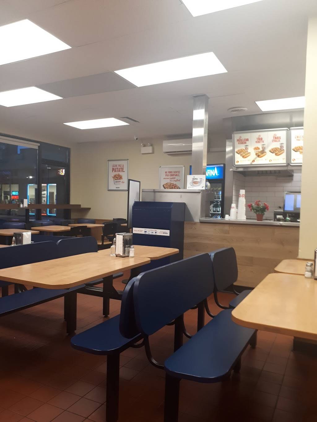 Valentine | restaurant | 950 Boulevard du Séminaire N, Saint-Jean-sur-Richelieu, QC J3A 1L2, Canada | 4503482292 OR +1 450-348-2292