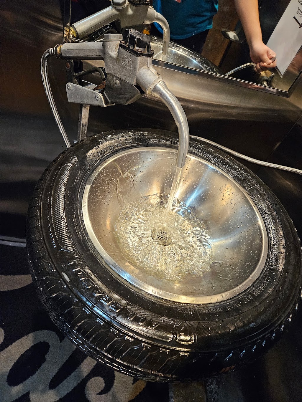 Fords Roadside Express - Daytona | restaurant | 1495 Cornerstone Blvd, Daytona Beach, FL 32117, USA | 3863127623 OR +1 386-312-7623