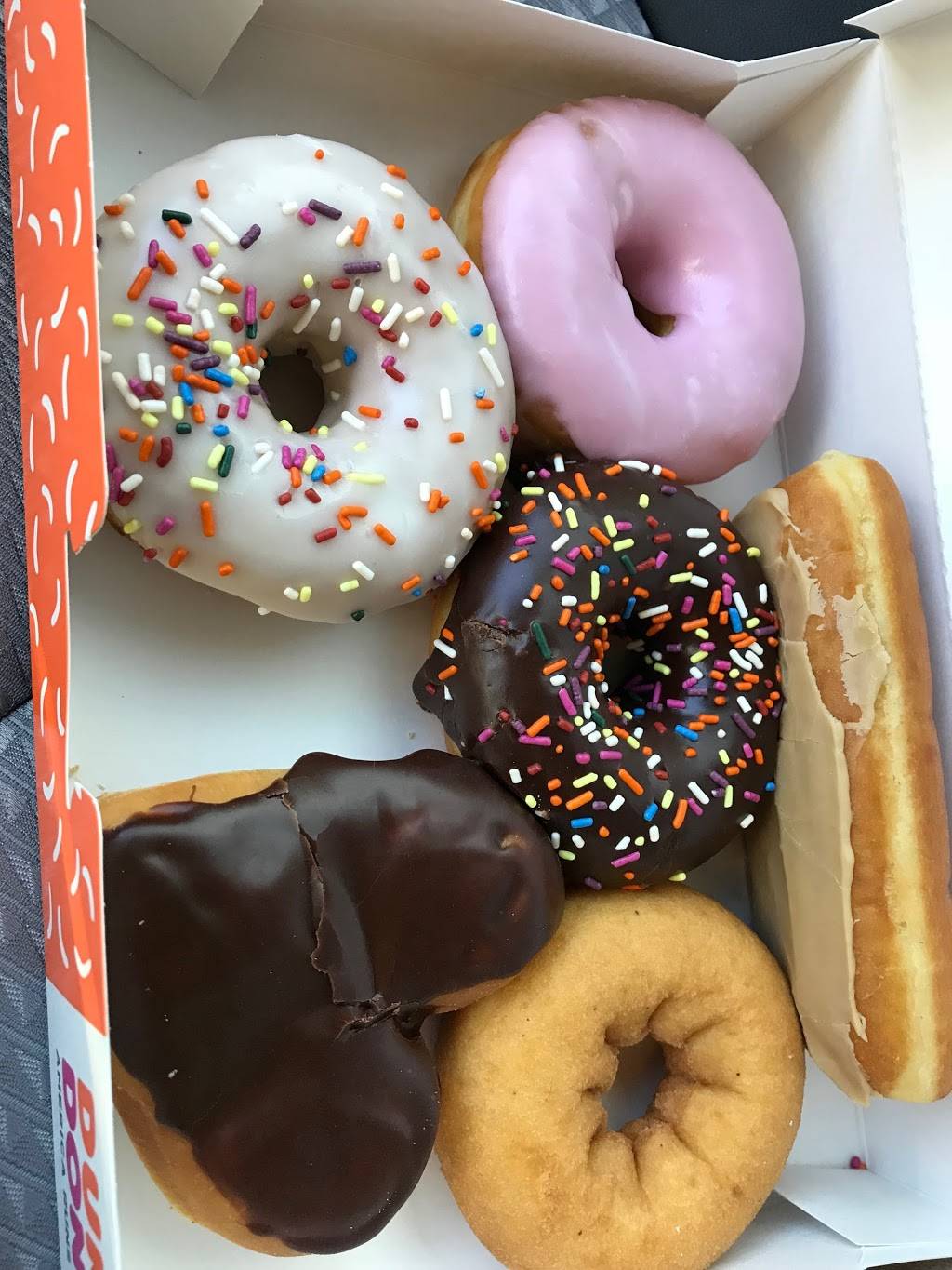 Dunkin | cafe | 27125 Sierra Hwy, Santa Clarita, CA 91351, USA | 6614249980 OR +1 661-424-9980