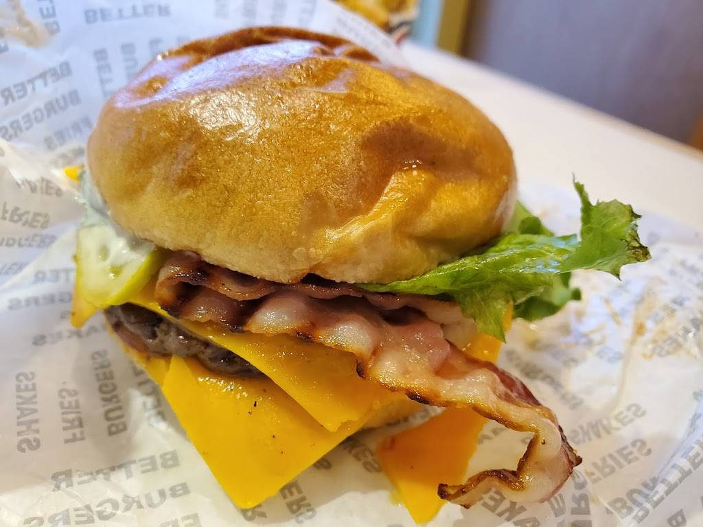 South St. Burger | restaurant | 2215 Steeles Ave W, North York, ON M3J 3N2, Canada | 4165141412 OR +1 416-514-1412