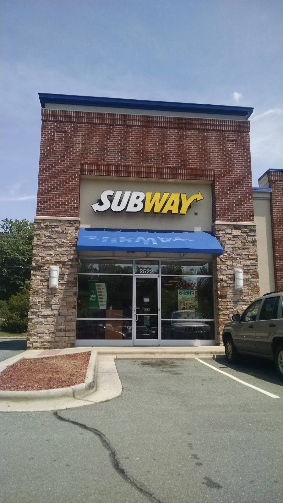 Subway | restaurant | 2522 Somerset Center Dr, Winston-Salem, NC 27103, USA | 3367654508 OR +1 336-765-4508