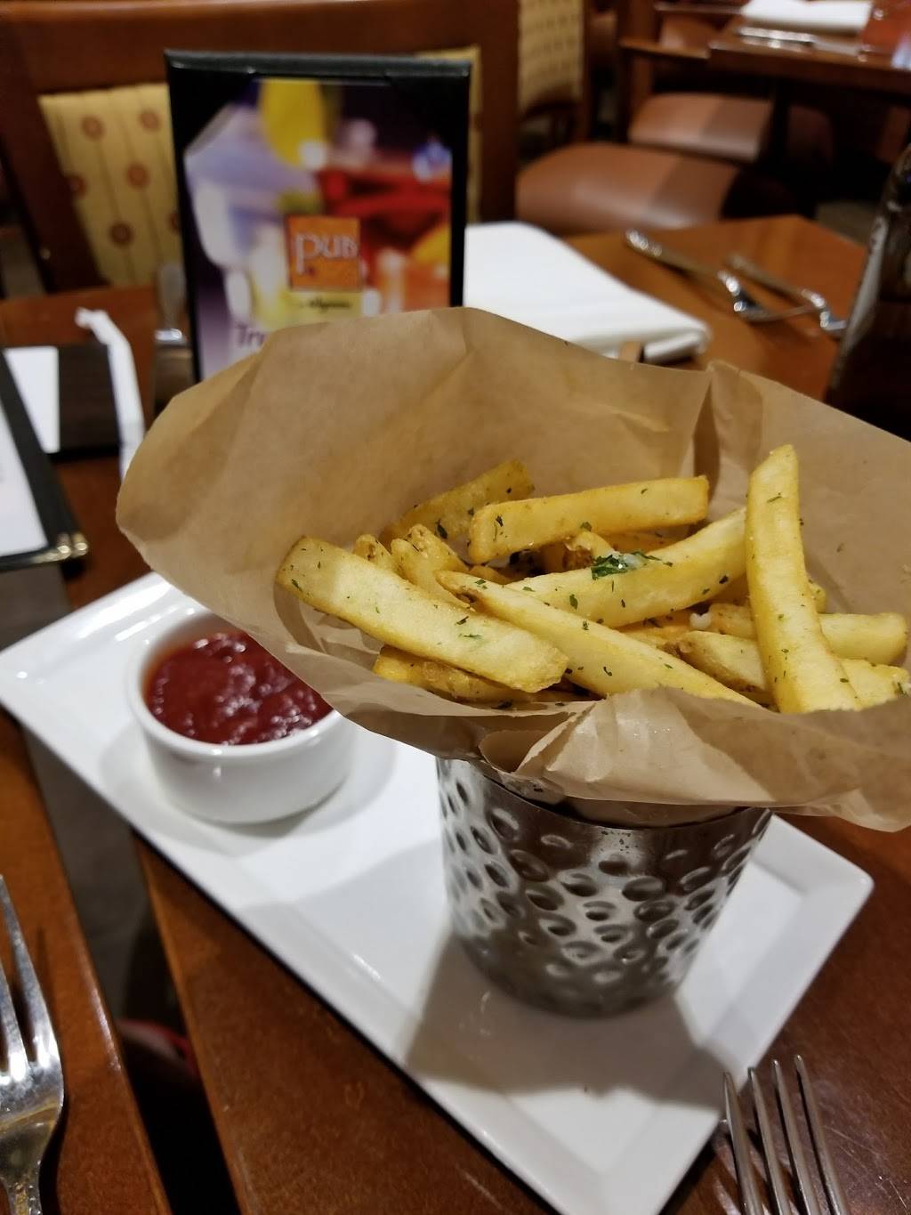 The Pub by Wegmans | restaurant | 12501 Stone Village Way, Midlothian, VA 23113, USA | 8044199960 OR +1 804-419-9960