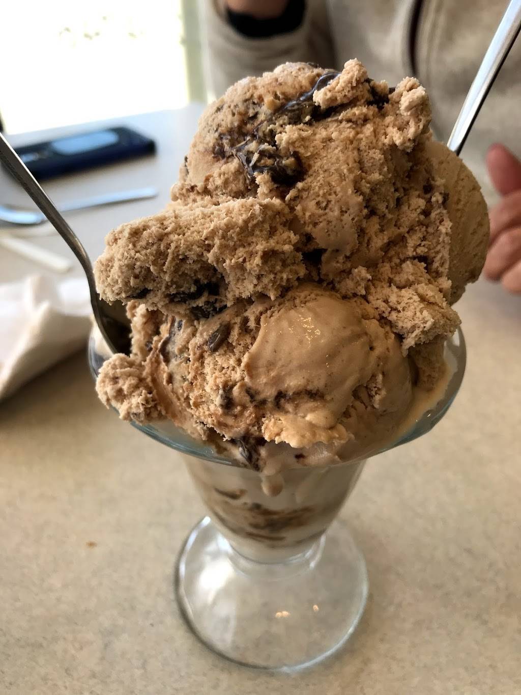 Merks Place | restaurant | 2106 W 3rd St, Farmville, VA 23901, USA | 4343924746 OR +1 434-392-4746