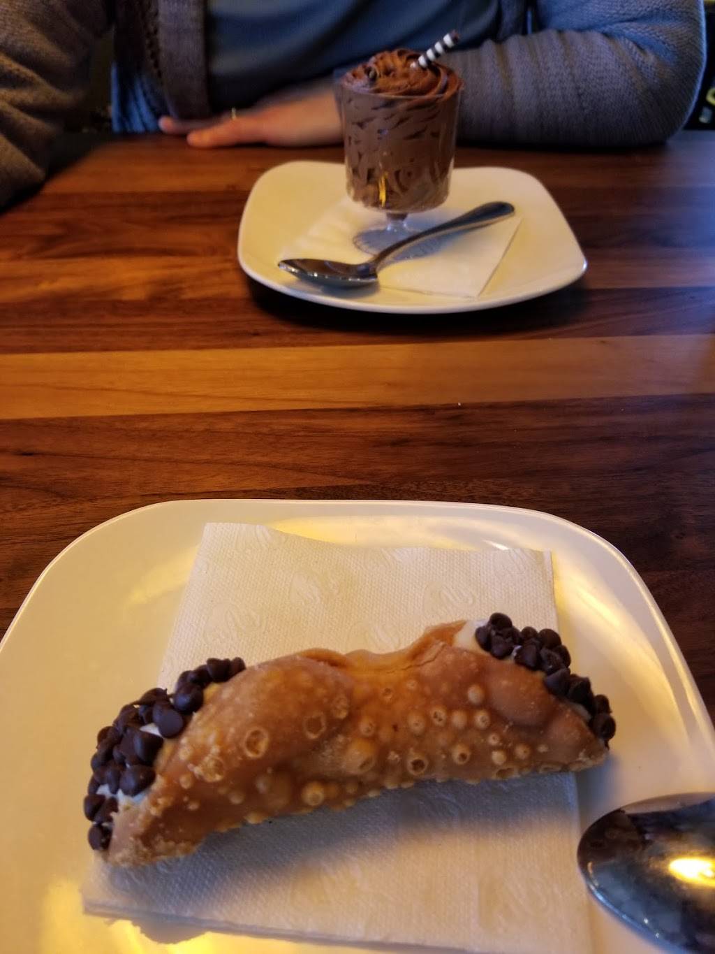 Crispellis Pizzeria - Clarkston | restaurant | 6756 Dixie Hwy, Village of Clarkston, MI 48346, USA | 2484037200 OR +1 248-403-7200