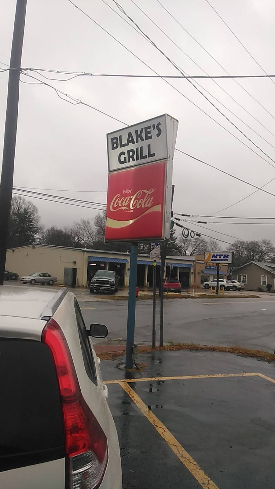 Blakes Grill | restaurant | 617 Hicks St, Durham, NC 27705, USA | 9197971006 OR +1 919-797-1006