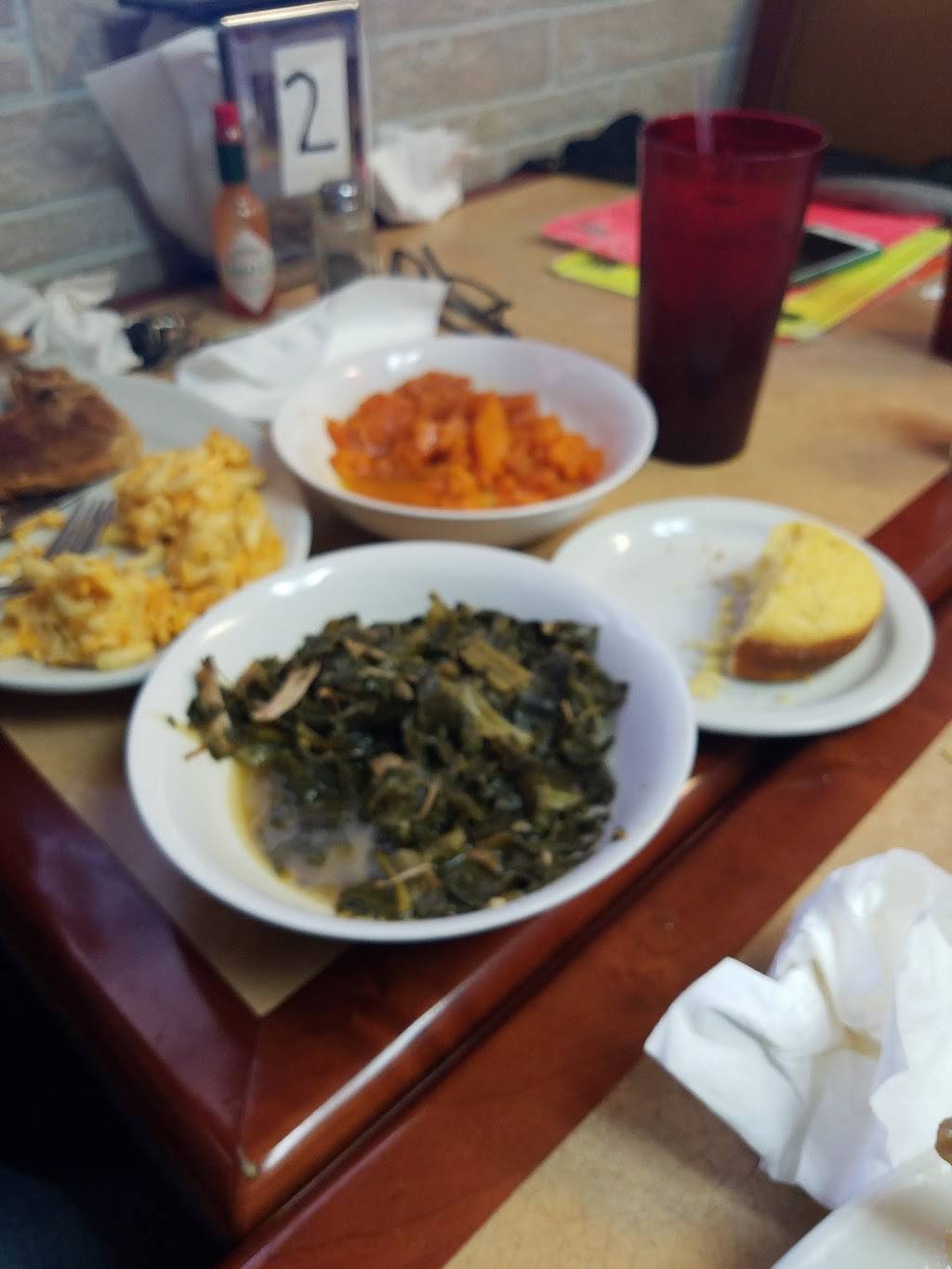 T&T Diner | restaurant | 2234 Green Bay Rd, North Chicago, IL 60064, USA | 2246373572 OR +1 224-637-3572