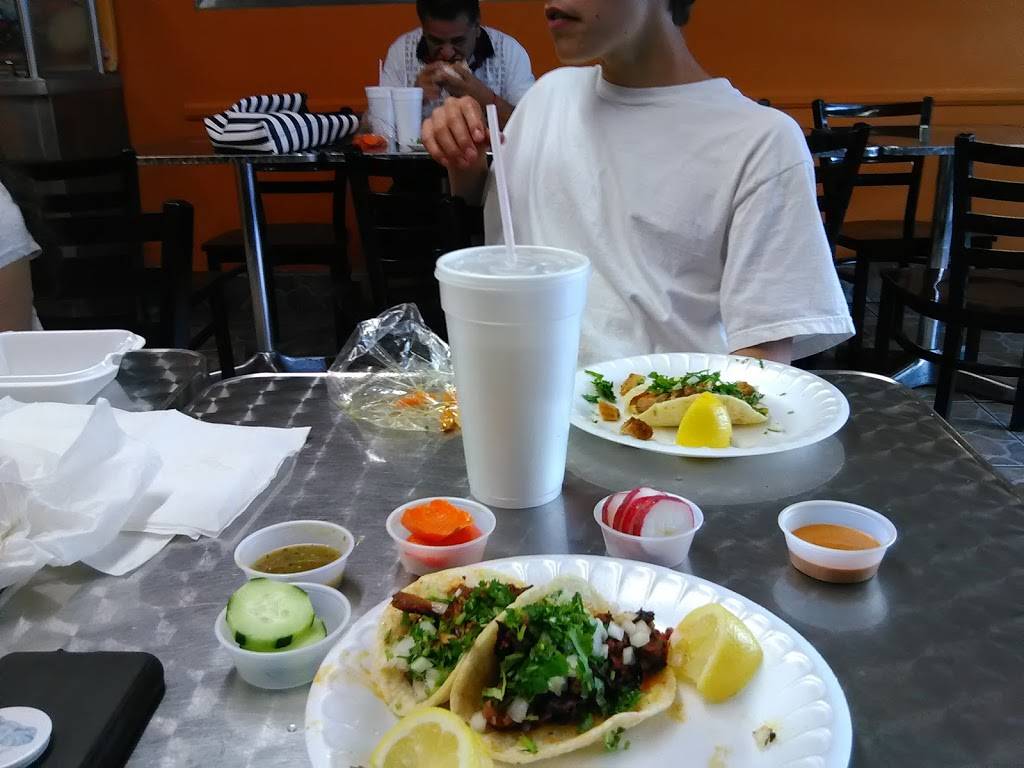 La Torta Del Medio Dia | restaurant | 219 E 3rd St, Corona, CA 92879, USA | 9517345200 OR +1 951-734-5200