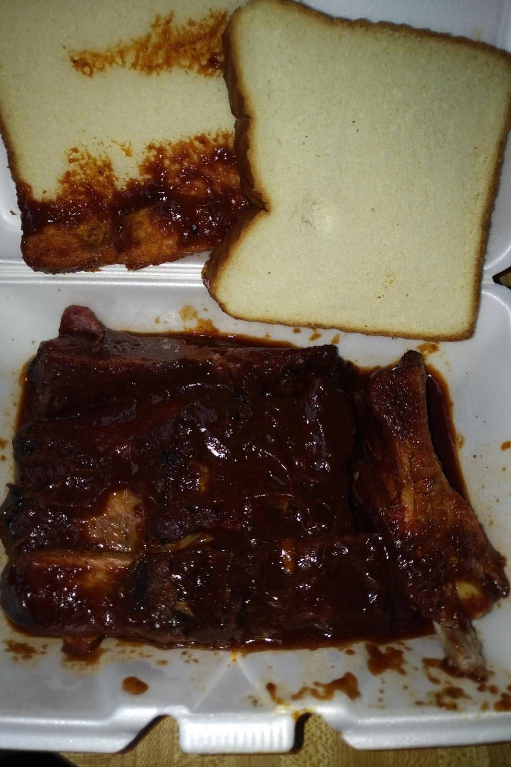 Brendas Bar-B-Que Pit | restaurant | 1457 Mobile Rd, Montgomery, AL 36108, USA | 3342629349 OR +1 334-262-9349