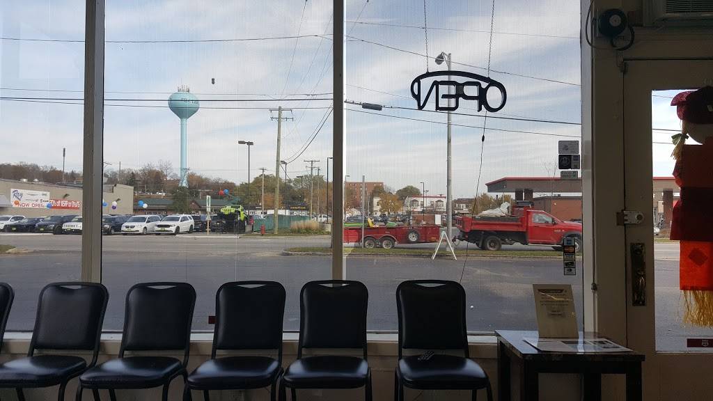 Havoline Xpress Lube | restaurant | 16 US-12, Fox Lake, IL 60020, USA | 8475878916 OR +1 847-587-8916