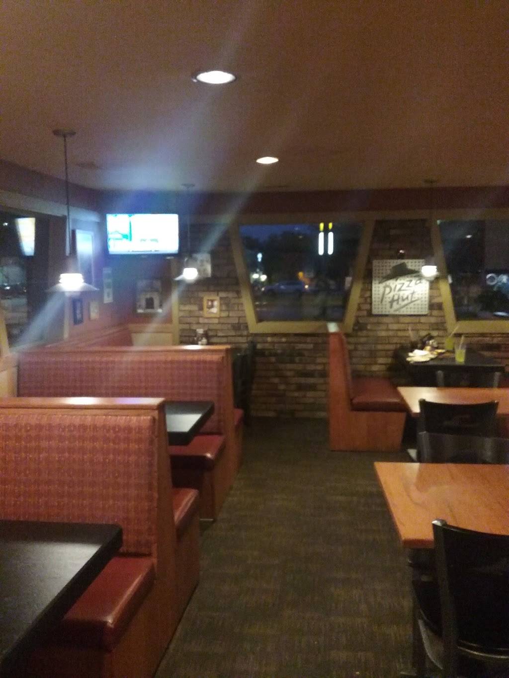 Pizza Hut | restaurant | 1107 W Main St, Whitewater, WI 53190, USA | 2624737887 OR +1 262-473-7887