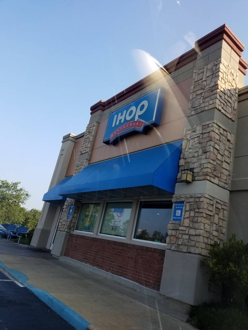 IHOP | restaurant | 1950 N Cobb Pkwy NW, Kennesaw, GA 30152, USA | 7704992174 OR +1 770-499-2174