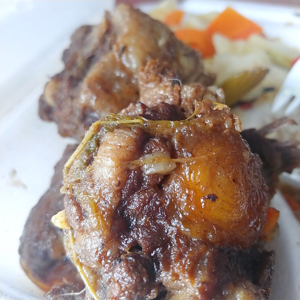 Redd Peppers Jamaican Restaurant | restaurant | 969 Rice St, St Paul, MN 55117, USA | 6515288754 OR +1 651-528-8754