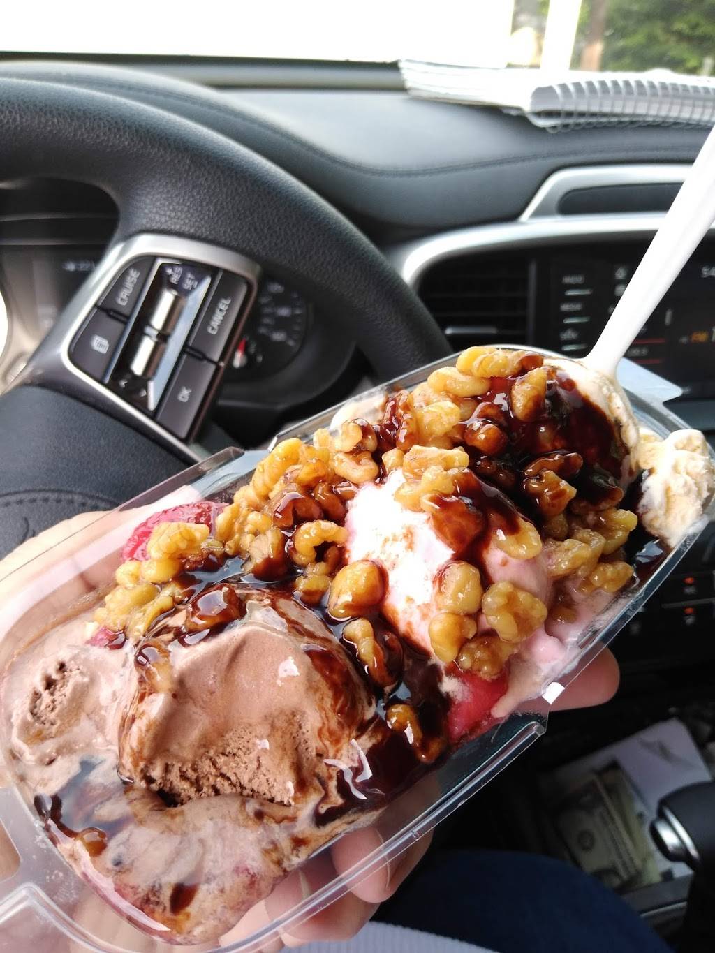 Frostee Freeze Drive-In | restaurant | 1617 N Broad St, Tazewell, TN 37879, USA | 4236263521 OR +1 423-626-3521